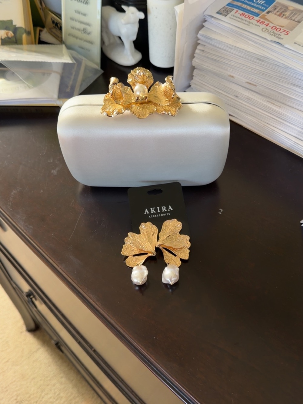 AKIRA Gold Floral Hair Clip with Pearl Accent